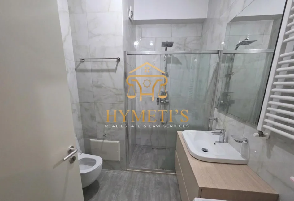 Tirane, shitet apartament 2+1+Ballkon , 79 m² 170.000 € (Kompleksi Mangalem)