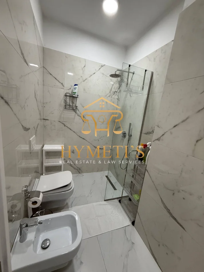 Tirane, jepet me qera apartament 2+1+Ballkon Kati 4, 95 m² 1.600 € (Rruga e Kosovarëve, Tiranë)
