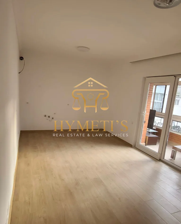 Tirane, jepet me qera zyre Kati 3, 88 m² (Rr. Luigj Gurakuqi)