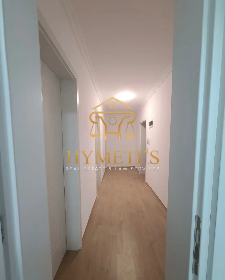 Tirane, jepet me qera zyre Kati 3, 88 m² (Rr. Luigj Gurakuqi)