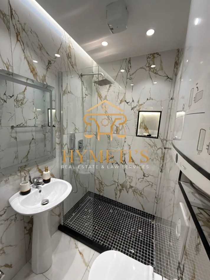 Tirane, jepet me qera apartament duplex 2+1 , 80 m² 799 € (PRANË AMBASADËS AMERIKANE, TIRANË)