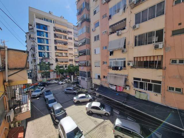 Tirane, jepet me qera apartament 2+1+A+BLK Kati 2, 135 m² 600  (Rruga Medar Shtylla)