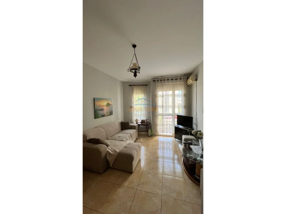 Tirane, jepet me qera apartament 1+1 Kati 4, 57 m² 520 € (RRUGA PANORAMA , Prane SPAK)