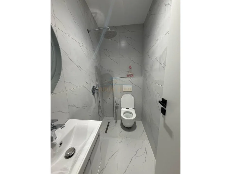 Tirane, jepet me qera apartament 1+1 Kati 1, 45 m² 625 € (KOMUNA E PARISIT)