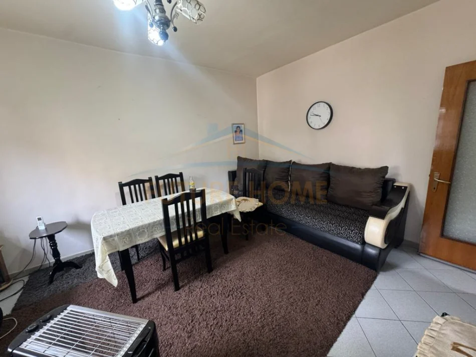 Tirane, shitet apartament 2+1 Kati 2, 75 m² 145.000 € (ISH PARKU AUTOBUZAVE)