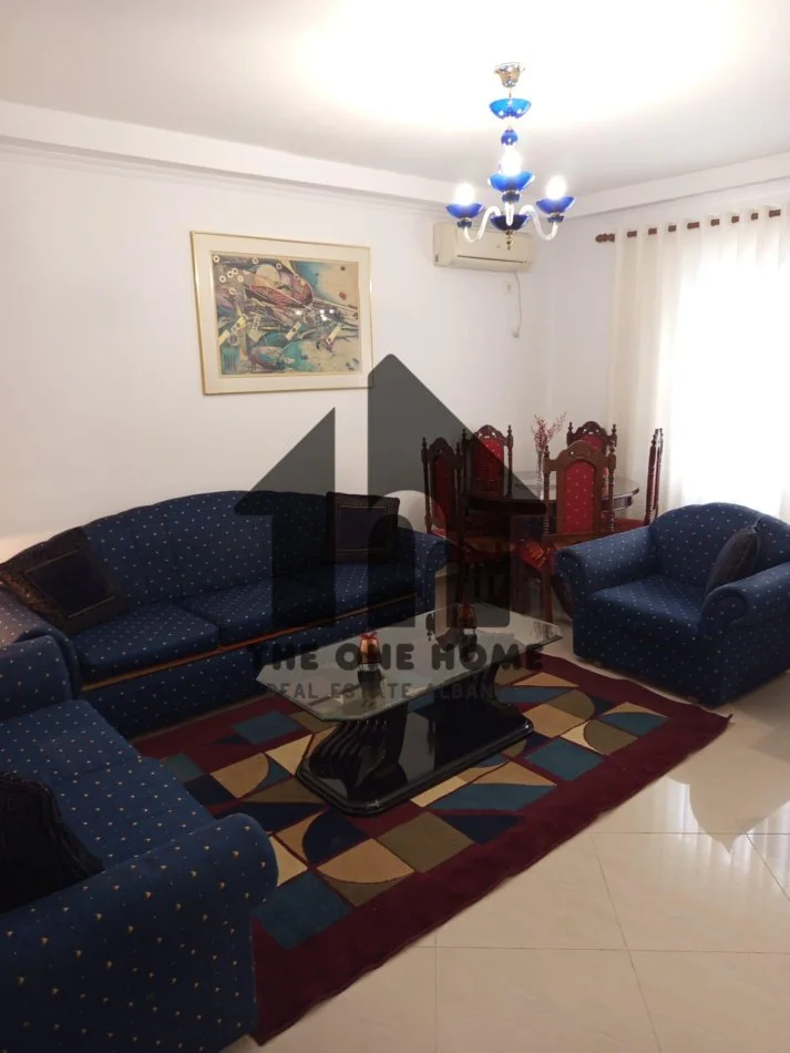 Tirane, jepet me qera apartament 3+1+Ballkon Kati 1, 110 m² 550 € (ISH PARKU AUTOBUZAVE)