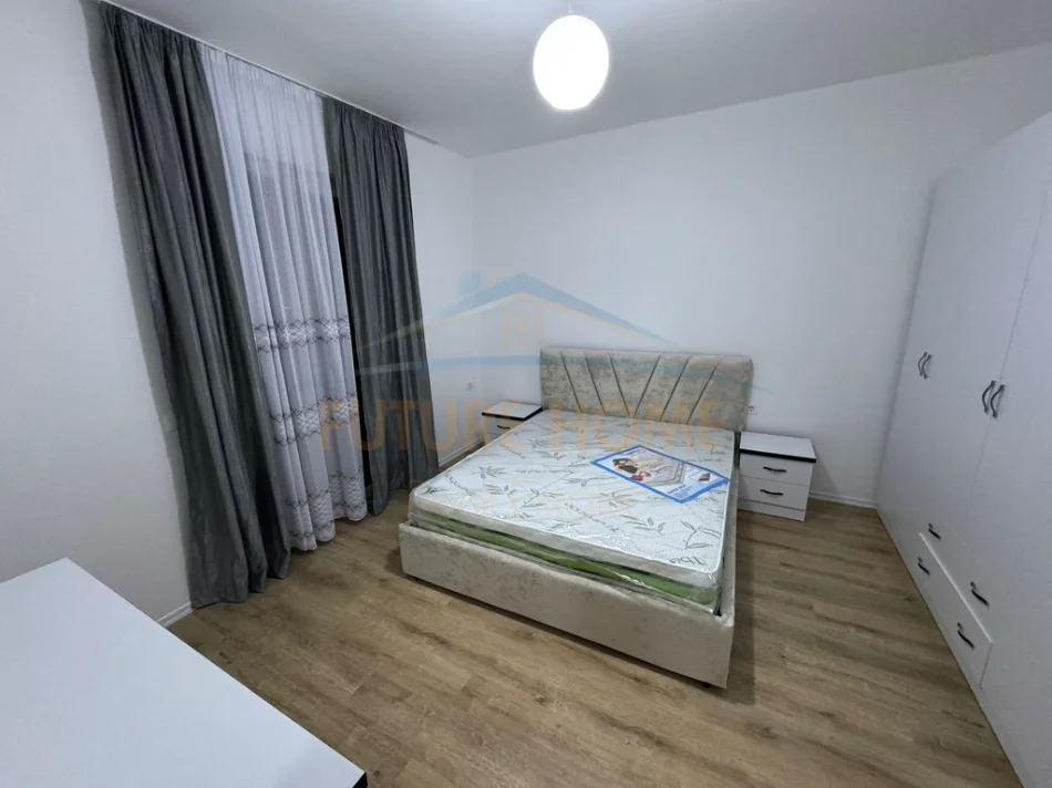 Tirane, jepet me qera apartament 1+1 Kati 4, 88 m² 400 € (PASKUQAN)