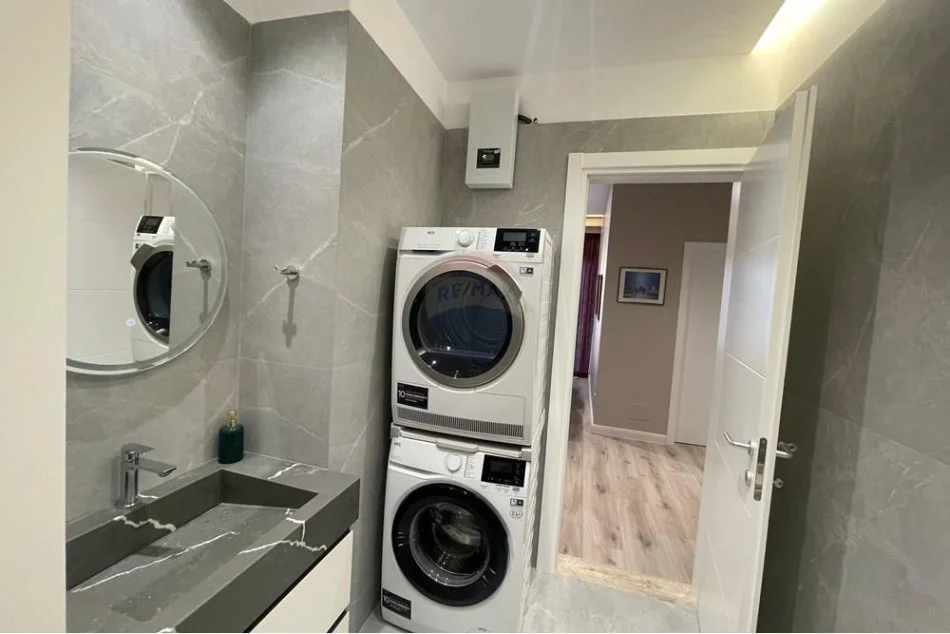 Tirane, jepet me qera apartament 2+1 Kati 4, 97 m² 900 € (Tefta Tashko, Pazari i Ri)