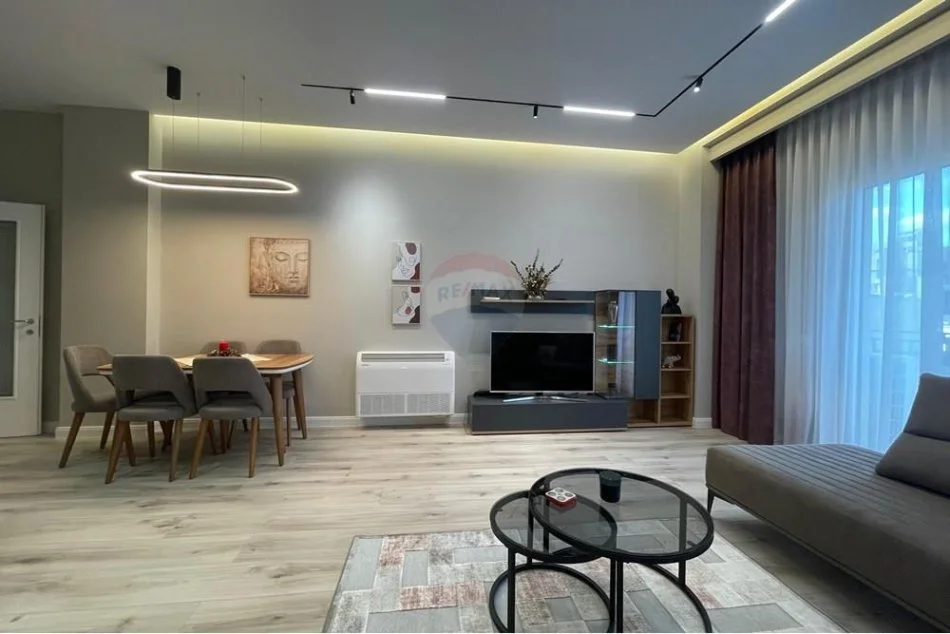 Tirane, jepet me qera apartament 2+1 Kati 4, 97 m² 900 € (Tefta Tashko, Pazari i Ri)