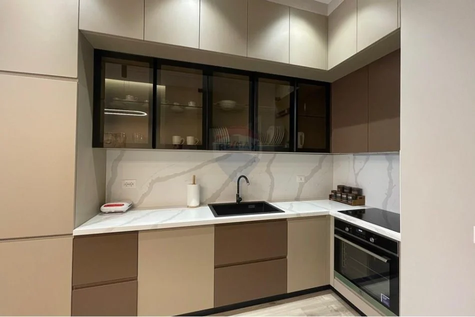 Tirane, jepet me qera apartament 2+1 Kati 4, 97 m² 900 € (Tefta Tashko, Pazari i Ri)