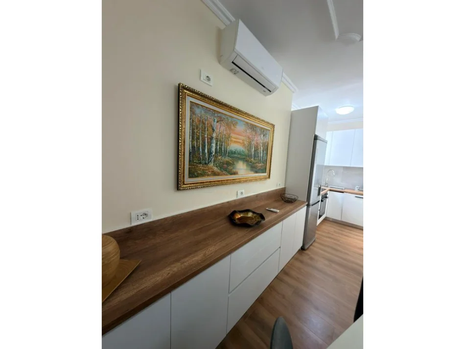 Tirane, jepet me qera apartament 2+1+2Poste Parkimi , Kati 4, 88 m² 1.000 € (PAZARI I RI)