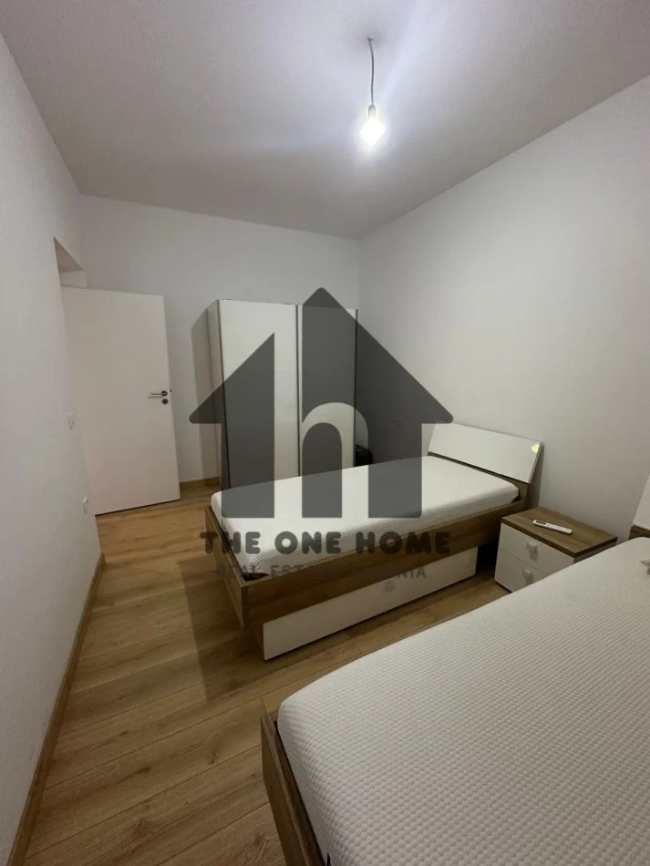 Tirane, jepet me qera apartament 2+1+Ballkon Kati 3, 110 m² 600 € (Pazari Ri)
