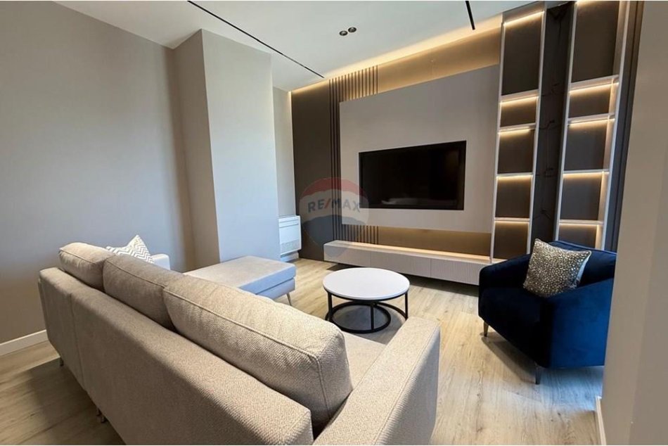 Tirane, jepet me qera apartament 2+1 Kati 4, 127 m² 1.000 € (Rruga Tefta Tashko)