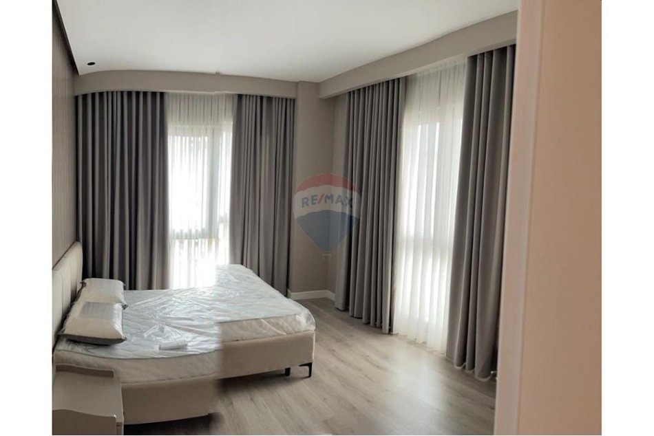 Tirane, jepet me qera apartament 2+1 Kati 4, 127 m² 1.000 € (Rruga Tefta Tashko)