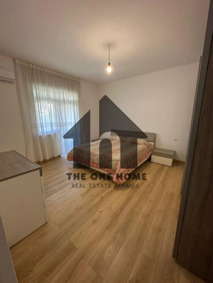 Tirane, jepet me qera apartament 2+1+Ballkon Kati 3, 110 m² 600 € (Pazari Ri)