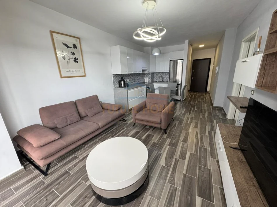 Tirane, jepet me qera apartament 1+1 Kati 3, 65 m² 550 € (LIQENI I THATE , RRUGA PETI)