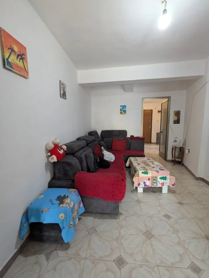 Tirane, jepet me qera apartament 2+1+Ballkon Kati 3, 117 m² 650 € (Mine Peza)