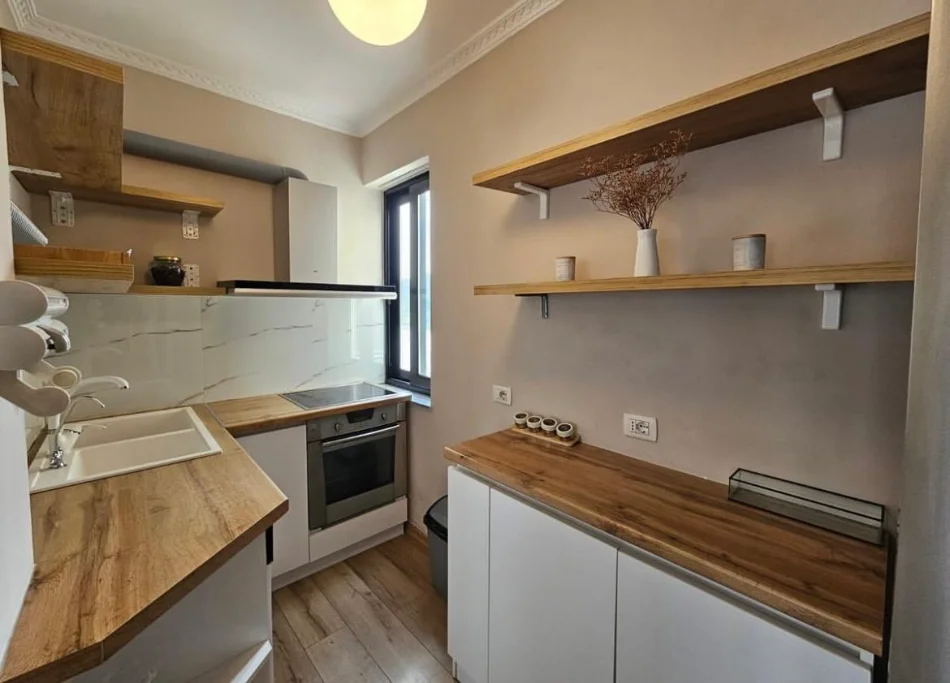 Jepet me Qera: Penthouse📍Rr. Kosovareve - Liqeni (Uni Barleti) 2+1+2Ballkone & Tarrace e Shfrytezueshme | 1,500€/muaj
