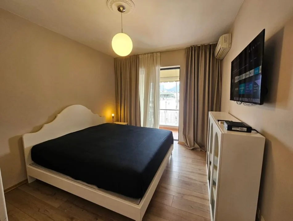 Jepet me Qera: Penthouse📍Rr. Kosovareve - Liqeni (Uni Barleti) 2+1+2Ballkone & Tarrace e Shfrytezueshme | 1,500€/muaj