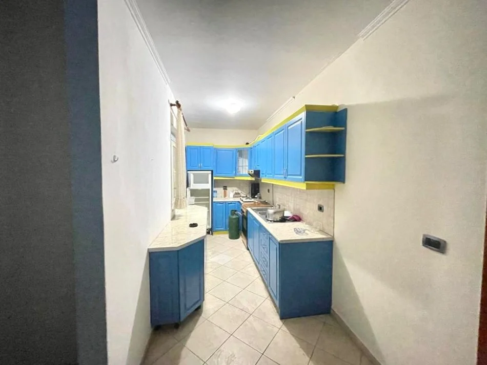 SHITET PENTHOUSE : 3+1+ verandë 305m2 Total  ( Me SUPER PAMJE ) ( 📍Në durrës tek shkëmbi i kavajës ngjit me Florida)  Plazh Iliria