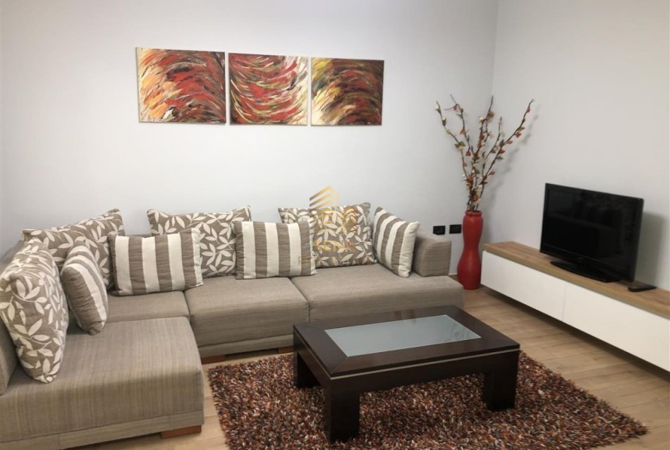 Tirane, jepet me qera apartament 1+1+Ballkon Kati 2, 65 m² 630 € (Myslym Shyri)