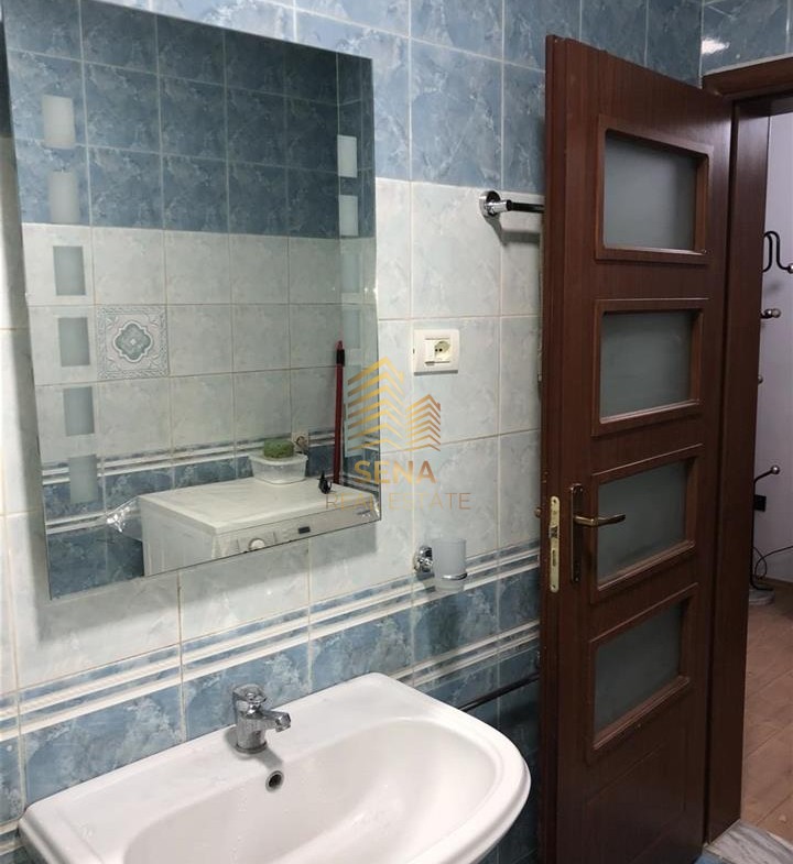 Tirane, jepet me qera apartament 1+1+Ballkon Kati 2, 65 m² 630 € (Myslym Shyri)