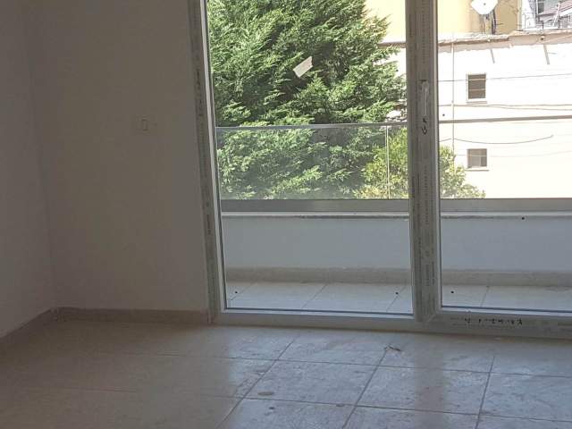 Tirane, jepet me qera apartament Kati 1, 78 m² 35.000 Leke (Rr.Robert Shvarc)
