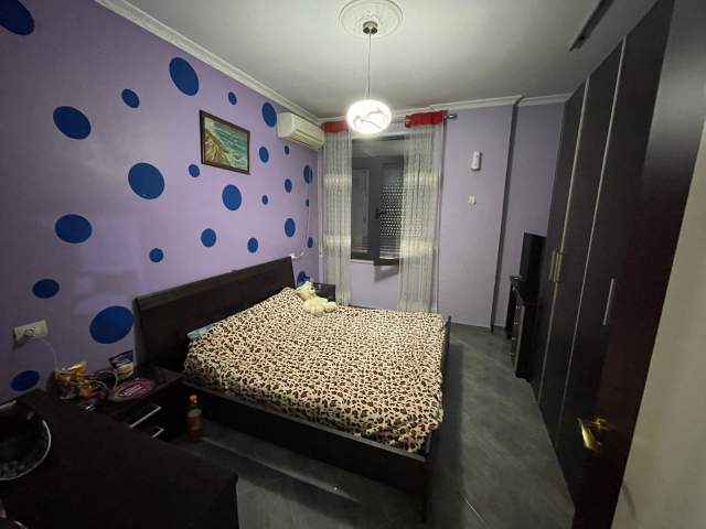 Tirane, jepet me qera apartament 1+1+BLK 75 m² 400 Euro