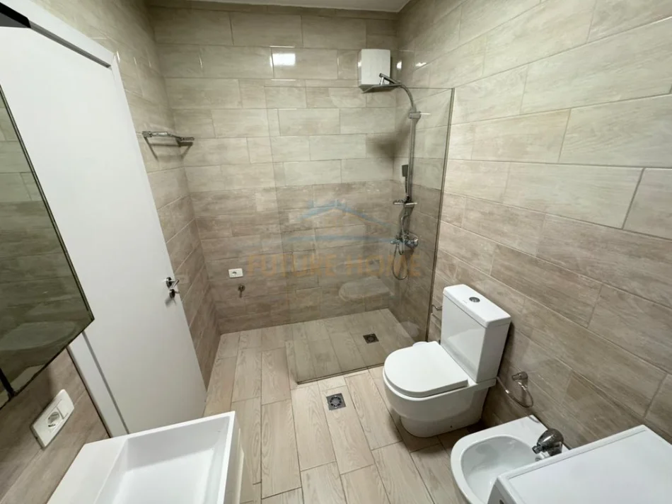 Tirane, jepet me qera apartament 1+1 Kati 3, 65 m² 550 € (LIQENI I THATE , RRUGA PETI)