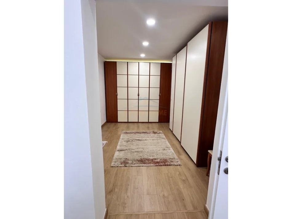 Tirane, jepet me qera apartament 2+1 Kati 3, 80 m² 850 € (GJIMNAZI PETRO NINI LUARASI)