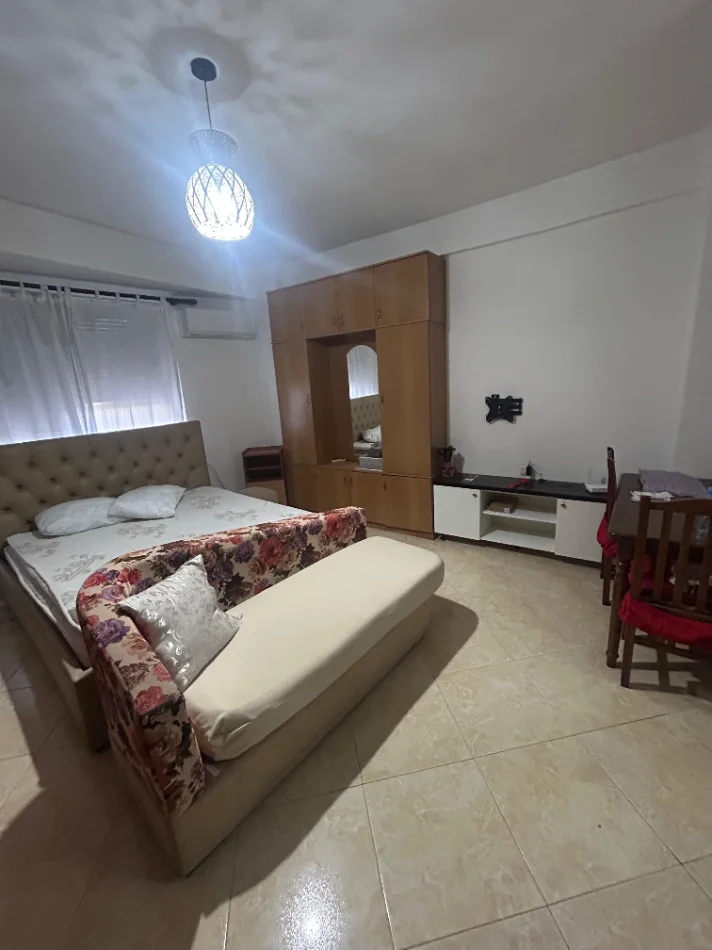Tirane, jepet me qera garsonier Studio Kati 1, 32 m² 300 € (astir)
