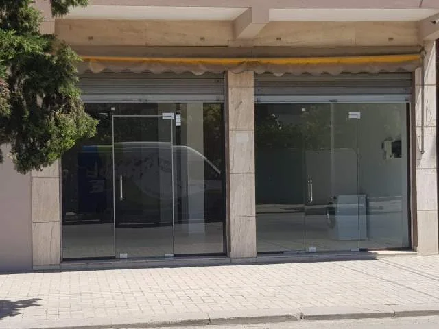 Durres, jepet me qera ambjent biznesi Kati 0, 400 m² 1.200 Euro (Rruga Aleksander Goga)