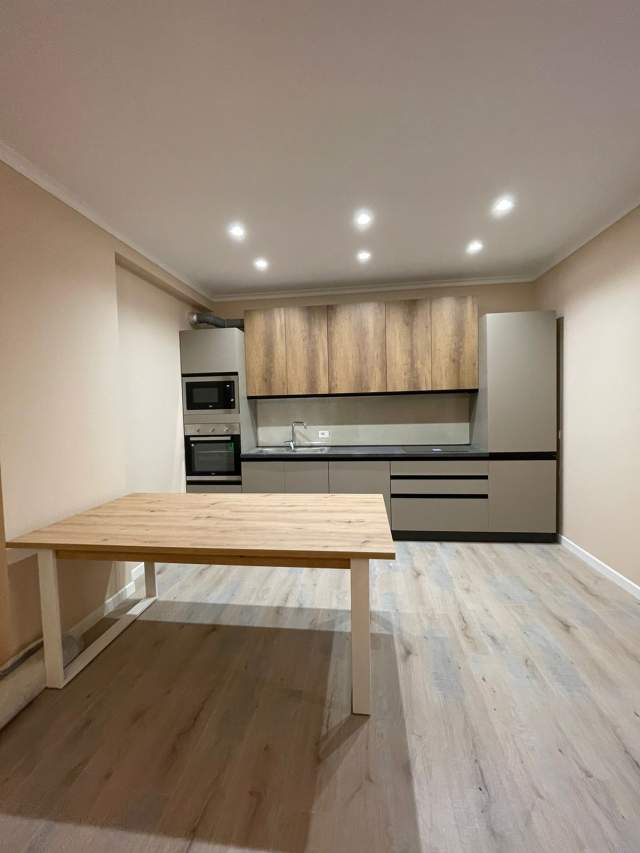 Tirane, jepet me qera apartament 2+1+BLK Kati 7, 115 m² 450 Euro