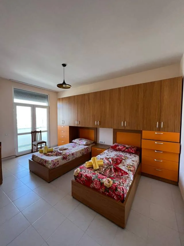 Vlore, jepet me qera 5+1+A+BLK Kati 9,