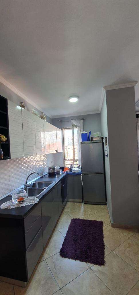 Tirane, jepet me qera apartament 2+1+A+BLK Kati 4, 101 m² 30.000 Leke (restorant durrsi)