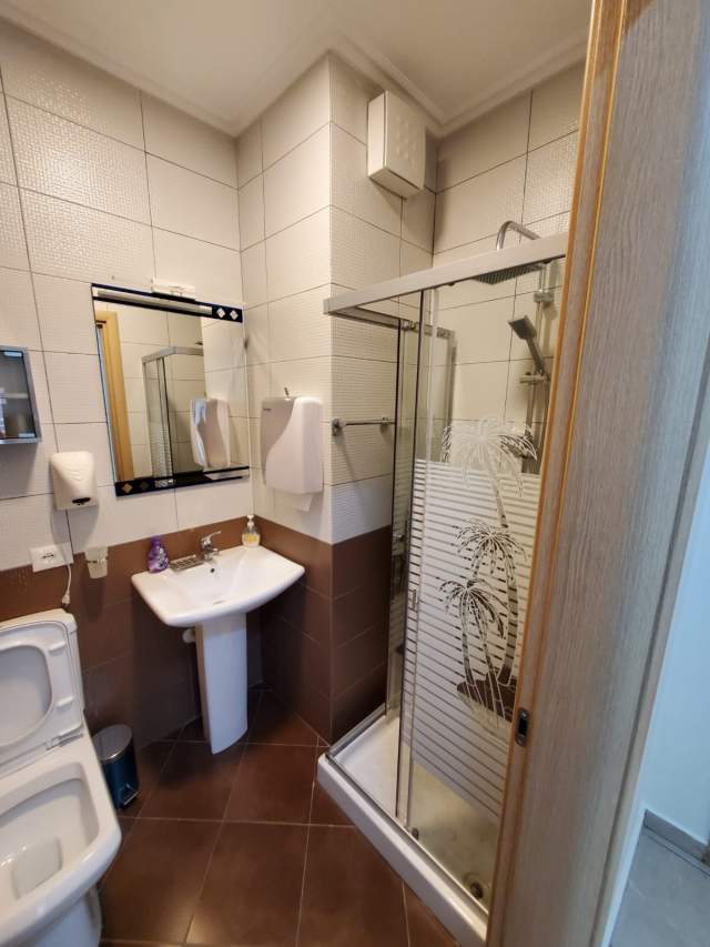 Tirane, jepet me qera apartament 2+1+BLK Kati 2, 110 m² 600 Euro (Pazari i ri)