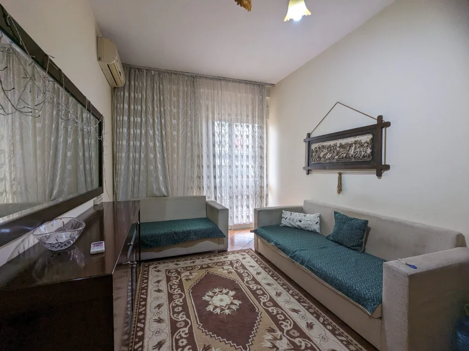 Tirane, shitet apartament 1+1+Aneks+Ballkon Kati 4, (RRuga Dob Bosko)