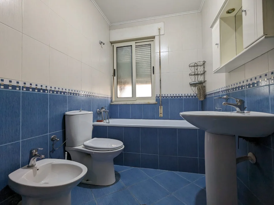 Tirane, shitet apartament 1+1+Aneks+Ballkon Kati 4, (RRuga Dob Bosko)