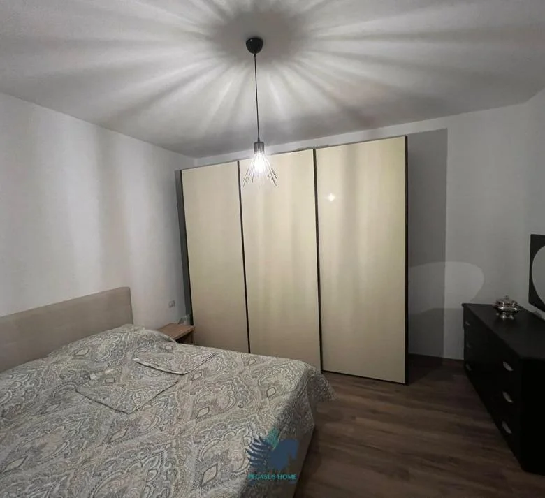 Tirane, jepet me qera shtepi 2+1 Kati 1, 75 m² 750 € (Parlamenti)
