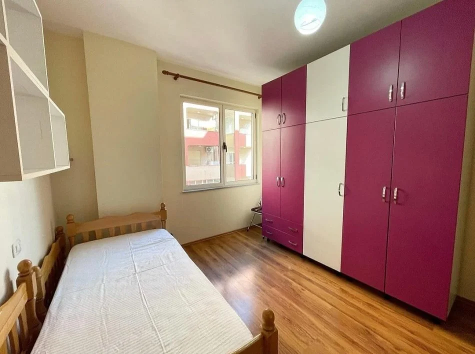 Tirane, jepet me qera apartament 2+1+Aneks+Ballkon Kati 4, 120 m² 530 € (Astir)