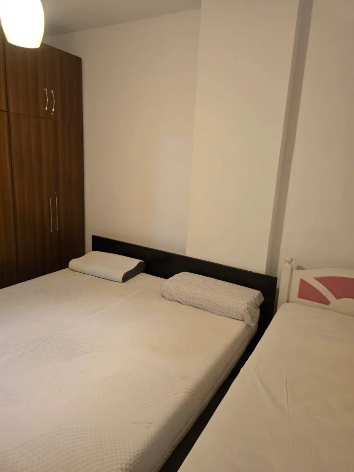 Tirane, shitet apartament 1+1+Ballkon , 72 m² 98.000 € (Bulevardi Migjeni)