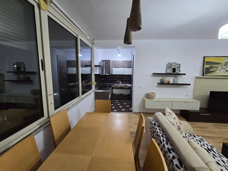 Tirane, shitet apartament 1+1+Ballkon Kati 5, 73 m² 98.000 € (Bulevardi migjeni Astir)