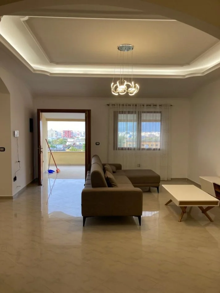 Tirane, jepet me qera apartament 2+1 Kati 3, 120 m² 500 € (Rruga Alush Taka)