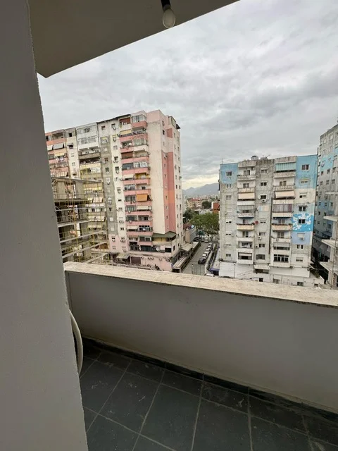 Tirane, jepet me qera apartament 2+1 Kati 6, 90 m² 500 € (Rruga Benjamin Kruta)