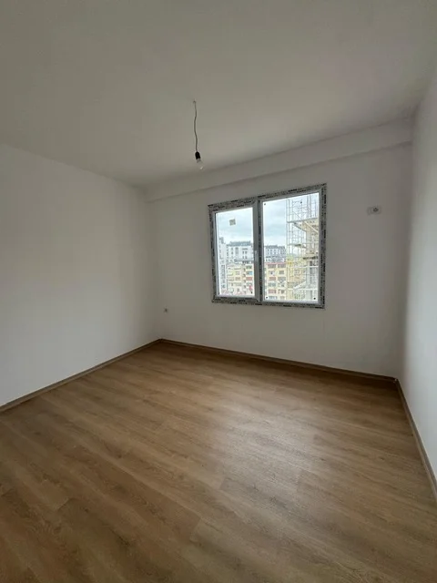 Tirane, jepet me qera apartament 2+1 Kati 6, 90 m² 500 € (Rruga Benjamin Kruta)