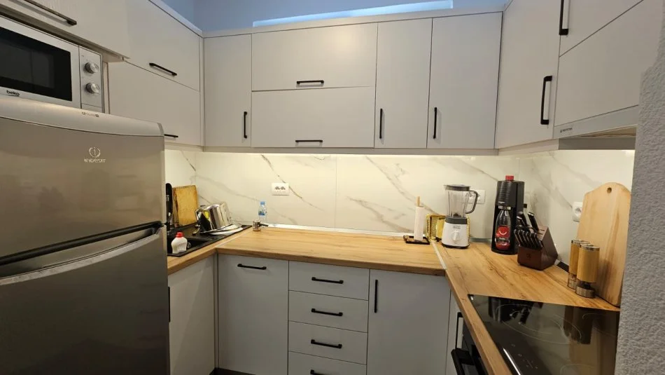 Tirane, jepet me qera Vile 3+1 Kati 0, 110 m² 1.000 € 