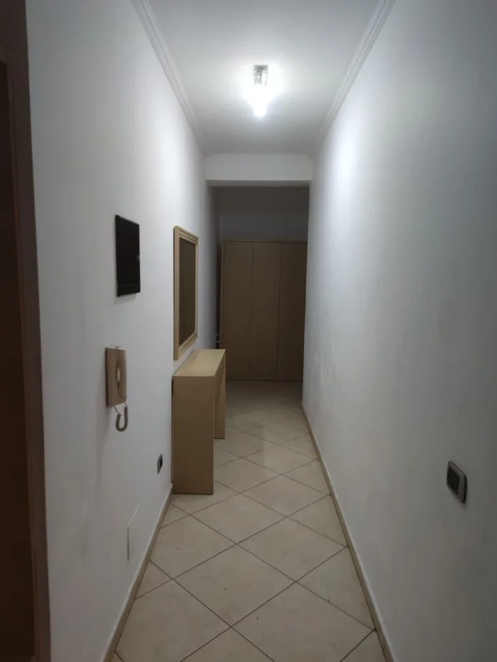 Tirane, jepet me qera apartament 2+1 Kati 6, 110 m² 730 €