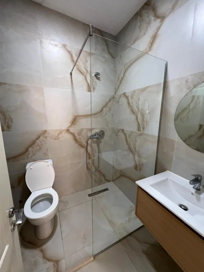 Tirane, jepet me qera shtepi 2+1 , 450 € 