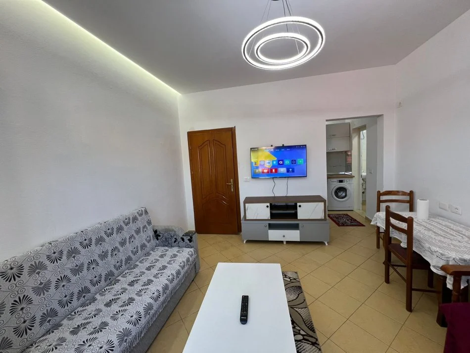 Tirane, jepet me qera shtepi 1+1 Kati 2, 350 € 