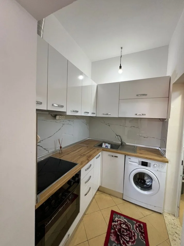 Tirane, jepet me qera shtepi 1+1 Kati 2, 350 € 